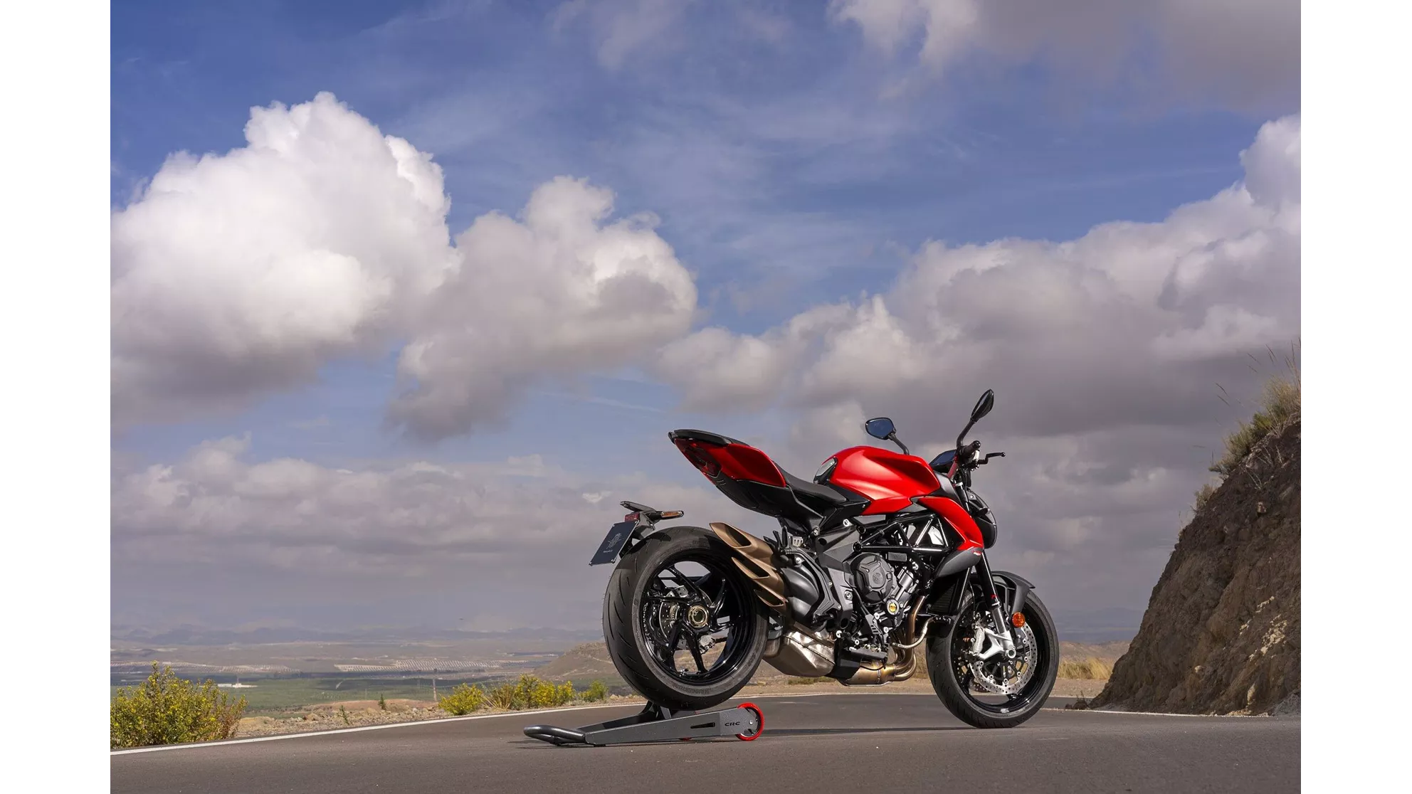 MV Agusta Brutale 800 - Image 5 MV Agusta Brutale 800 - Image 5