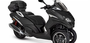 Piaggio MP3 530 HPE Exclusive 2024 vs Peugeot Metropolis SW 2026