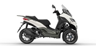 Piaggio MP3 310 2026 vs Piaggio MP3 310 Sport 2026