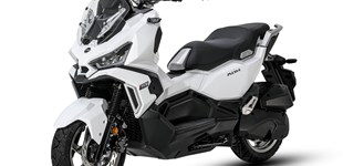 Sym ADX 125 2026 vs Piaggio Beverly 300 i.e. 2018