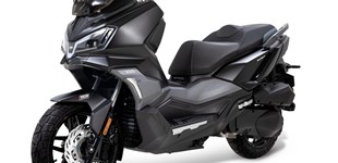 Sym ADX 300 2026 vs Piaggio Beverly 300 i.e. 2018
