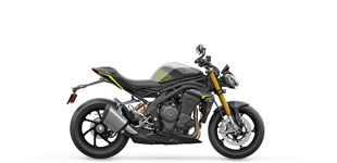Triumph Speed Triple 1200 RS 2026 vs Ducati Hypermotard 950 SP 2023