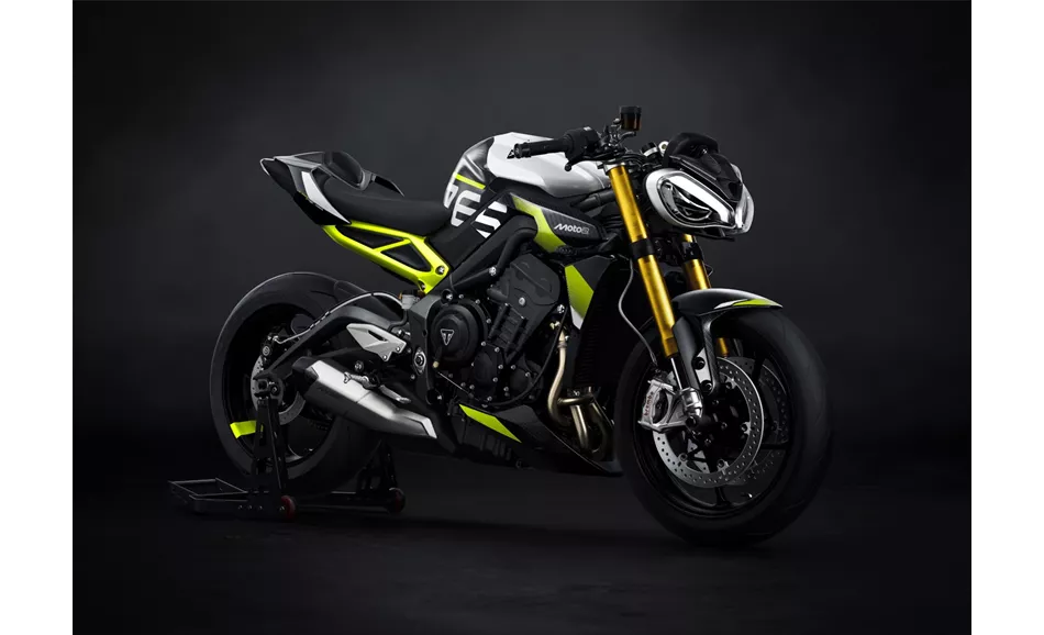 Triumph Street Triple 765 Moto2 Edition 2026 vs KTM 990 Duke R 2026