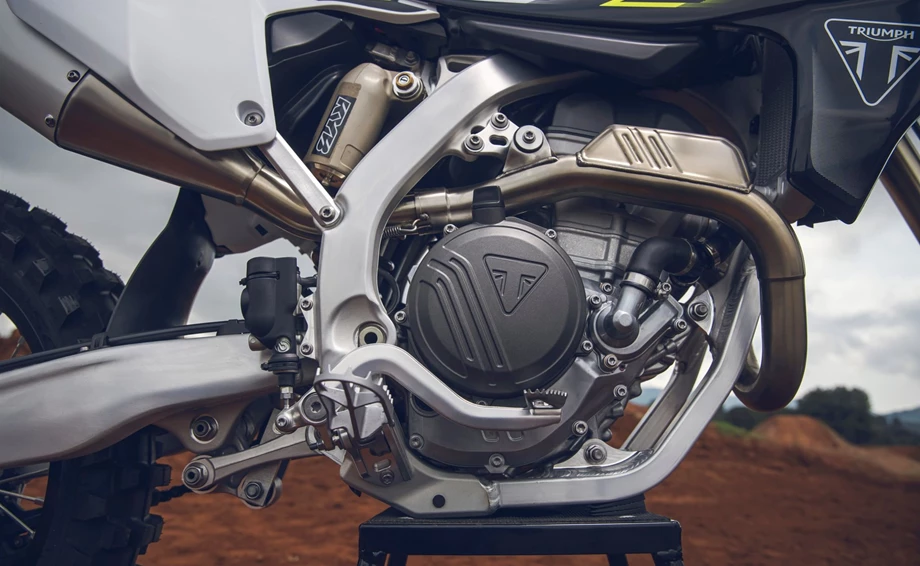 Triumph TF 250-X Bild 6: Triumph TF 250-X