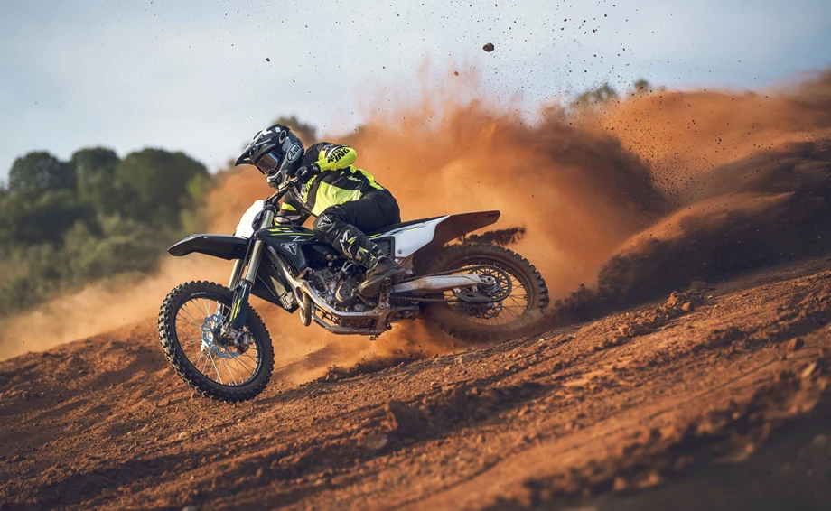 Triumph TF 250-X Bild 7: Triumph TF 250-X