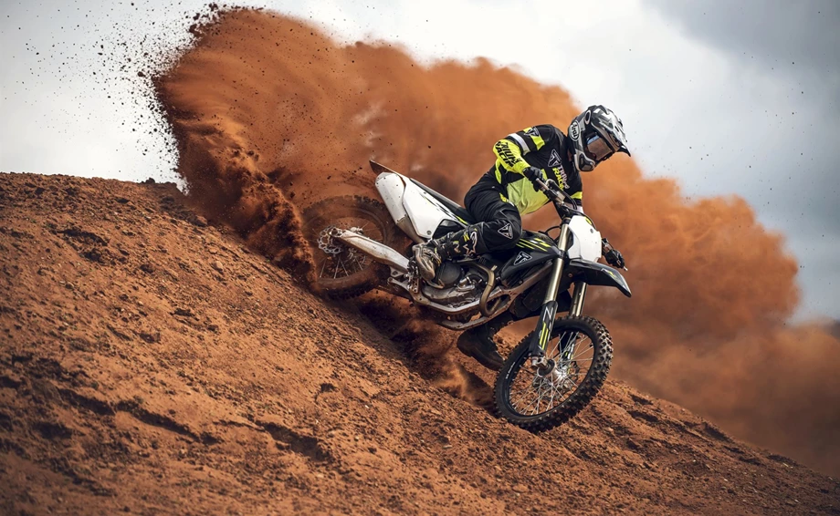 Triumph TF 250-X Bild 9: Triumph TF 250-X