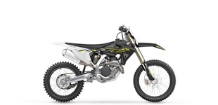 Triumph TF 450-X 2026 vs KTM 450 SMR 2024