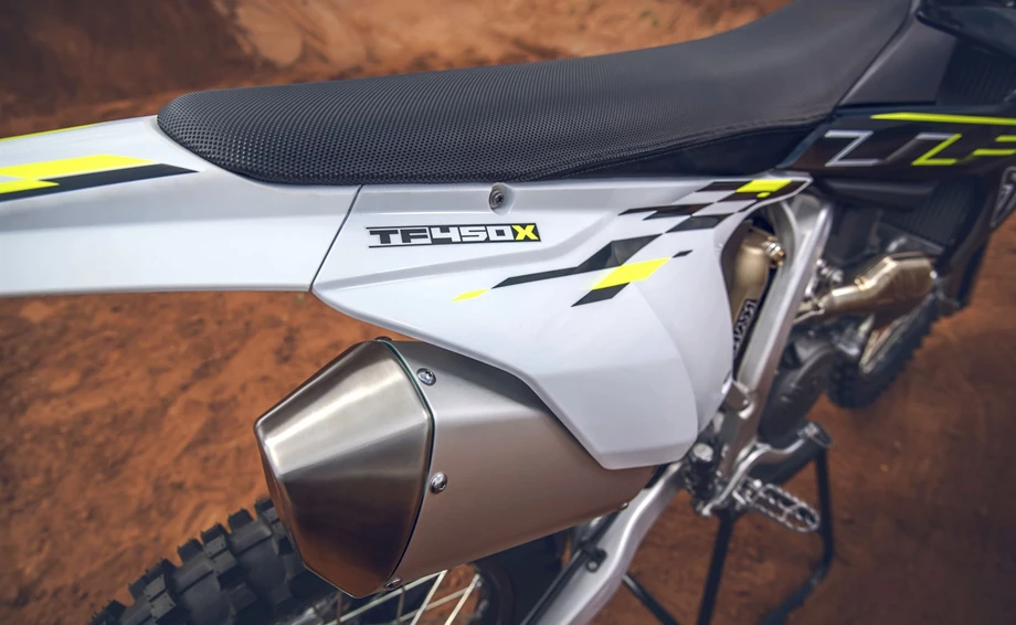 Triumph TF 450-X Bild 6: Triumph TF 450-X