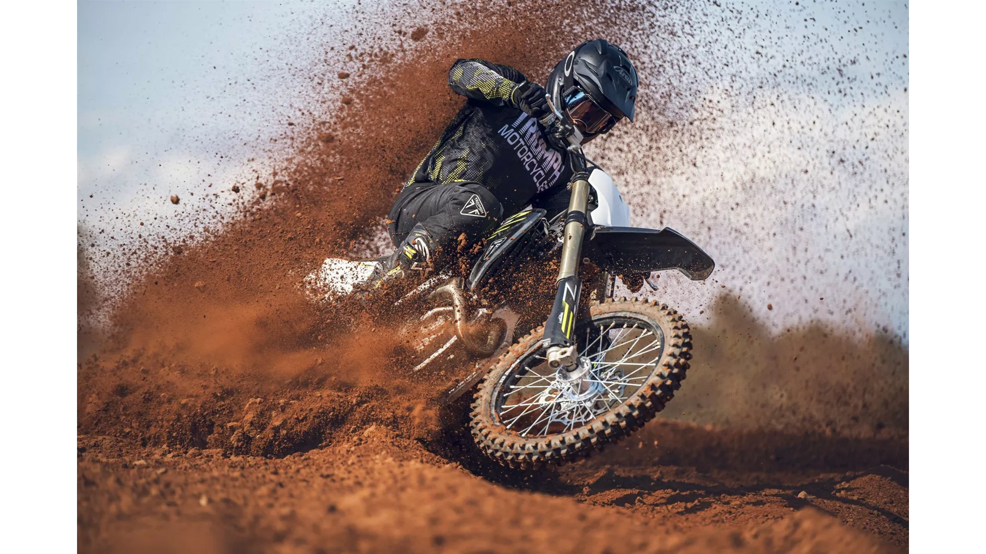 Triumph TF 450-X - Bild 1 Triumph TF 450-X - Bild 1