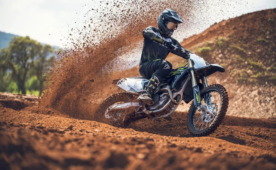 Triumph TF 450-X Bild 3: Triumph TF 450-X