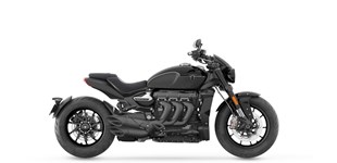 Yamaha Tracer 9 GT+ Y-AMT 2025 vs Triumph Rocket 3 Storm R 2026