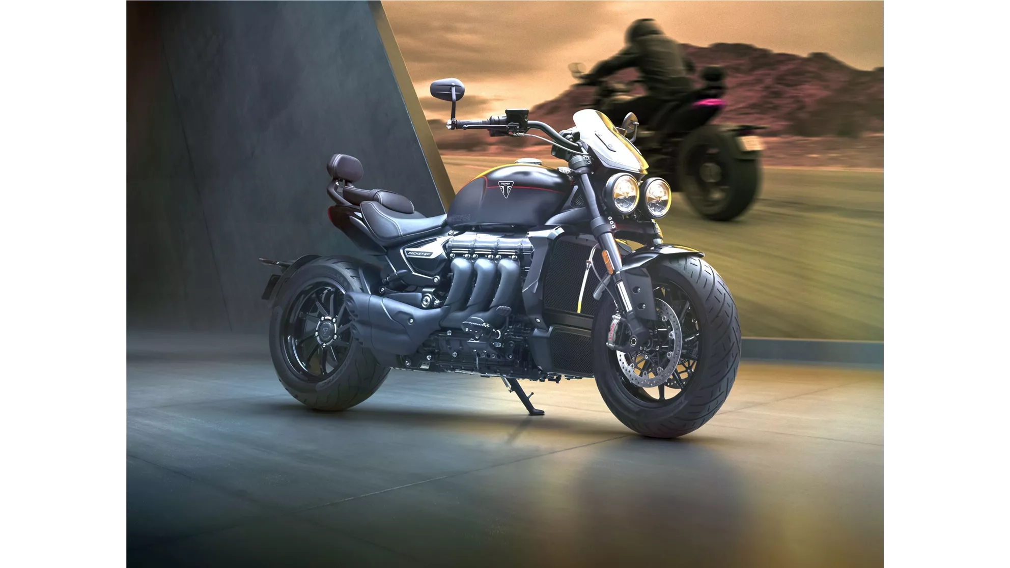 Triumph Rocket 3 Storm GT - Obrázek 3 Triumph Rocket 3 Storm GT - Obrázek 3