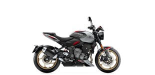 Aprilia Tuono 660 Factory 2024 vs Triumph Trident 800 2026 Aprilia Tuono 660 Factory 2024 vs Triumph Trident 800 2026