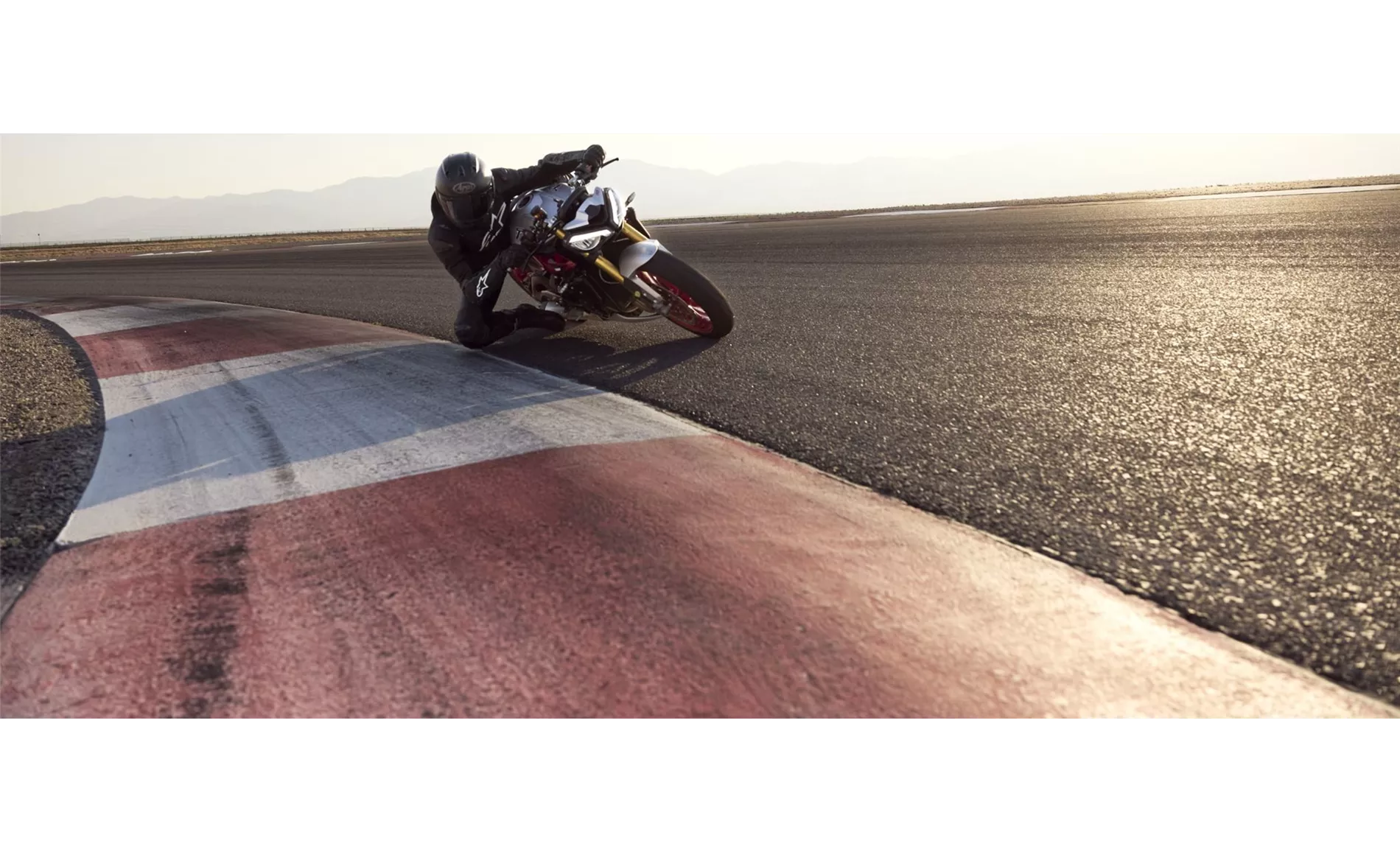 Triumph Street Triple 765 RX 2026 Triumph Street Triple 765 RX 2026