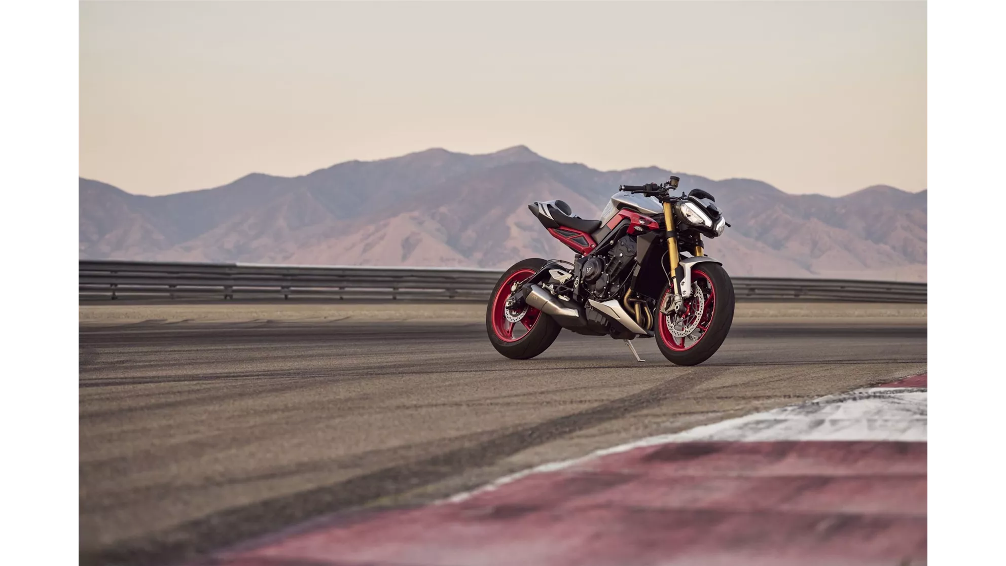 Triumph Street Triple 765 RX - Image 9 Triumph Street Triple 765 RX - Image 9