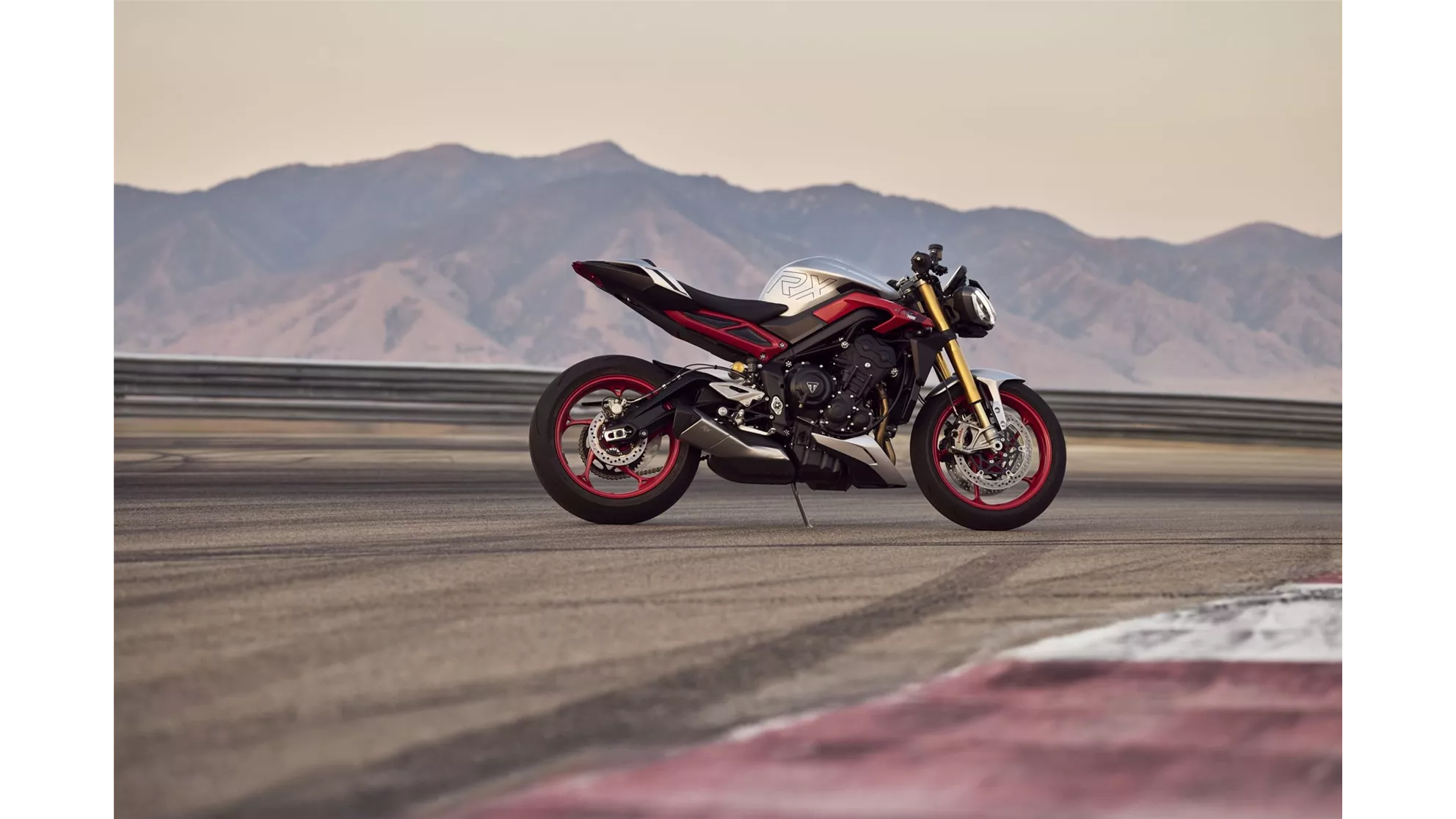 Triumph Street Triple 765 RX - Image 10 Triumph Street Triple 765 RX - Image 10