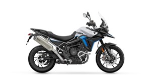 Ducati Multistrada V2 S 2025 vs Triumph Tiger 900 Alpine Edition 2026