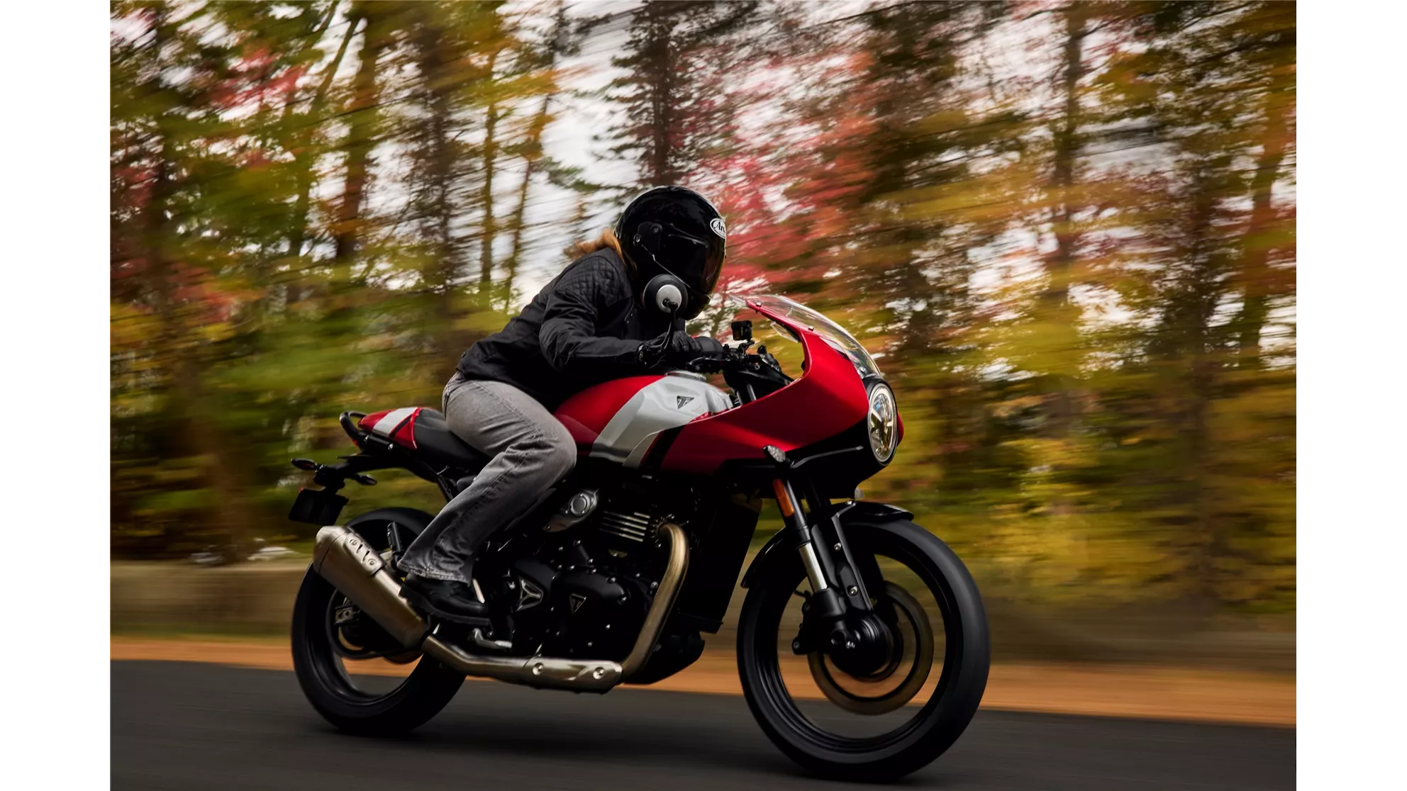 Triumph Thruxton 400 - Immagine 15 Triumph Thruxton 400 - Immagine 15