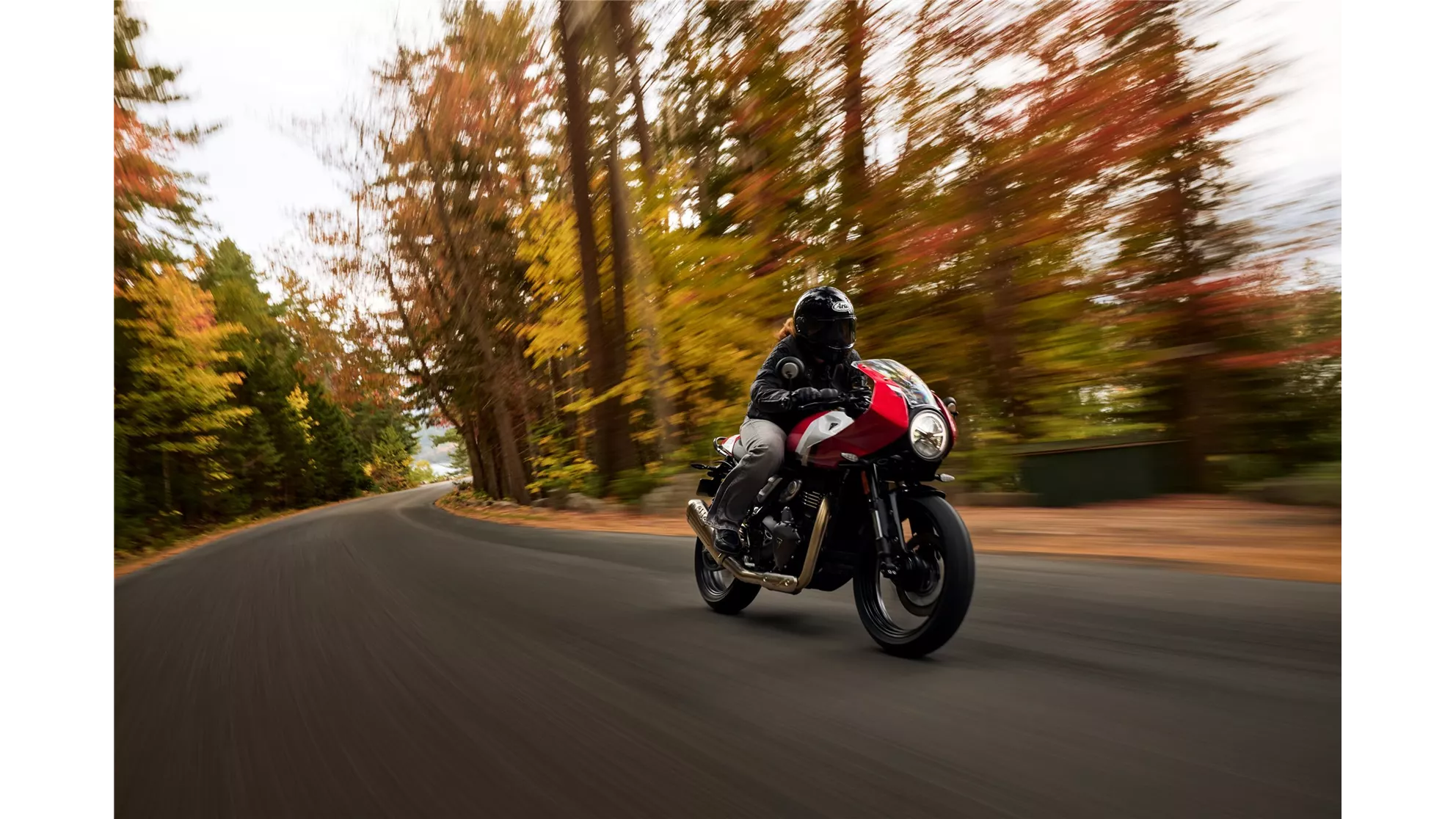 Triumph Thruxton 400 - Immagine 16 Triumph Thruxton 400 - Immagine 16