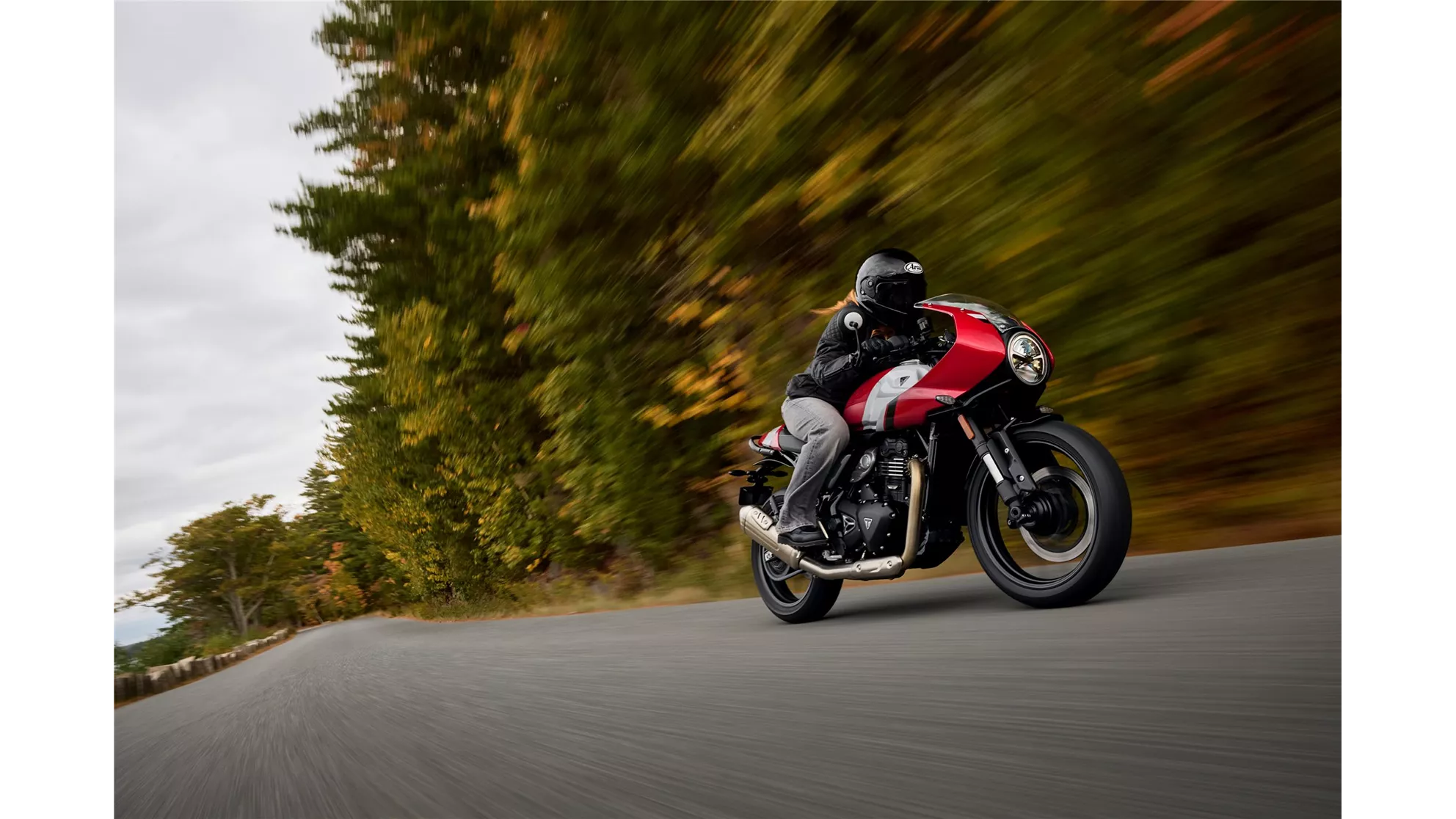 Triumph Thruxton 400 - Immagine 18 Triumph Thruxton 400 - Immagine 18