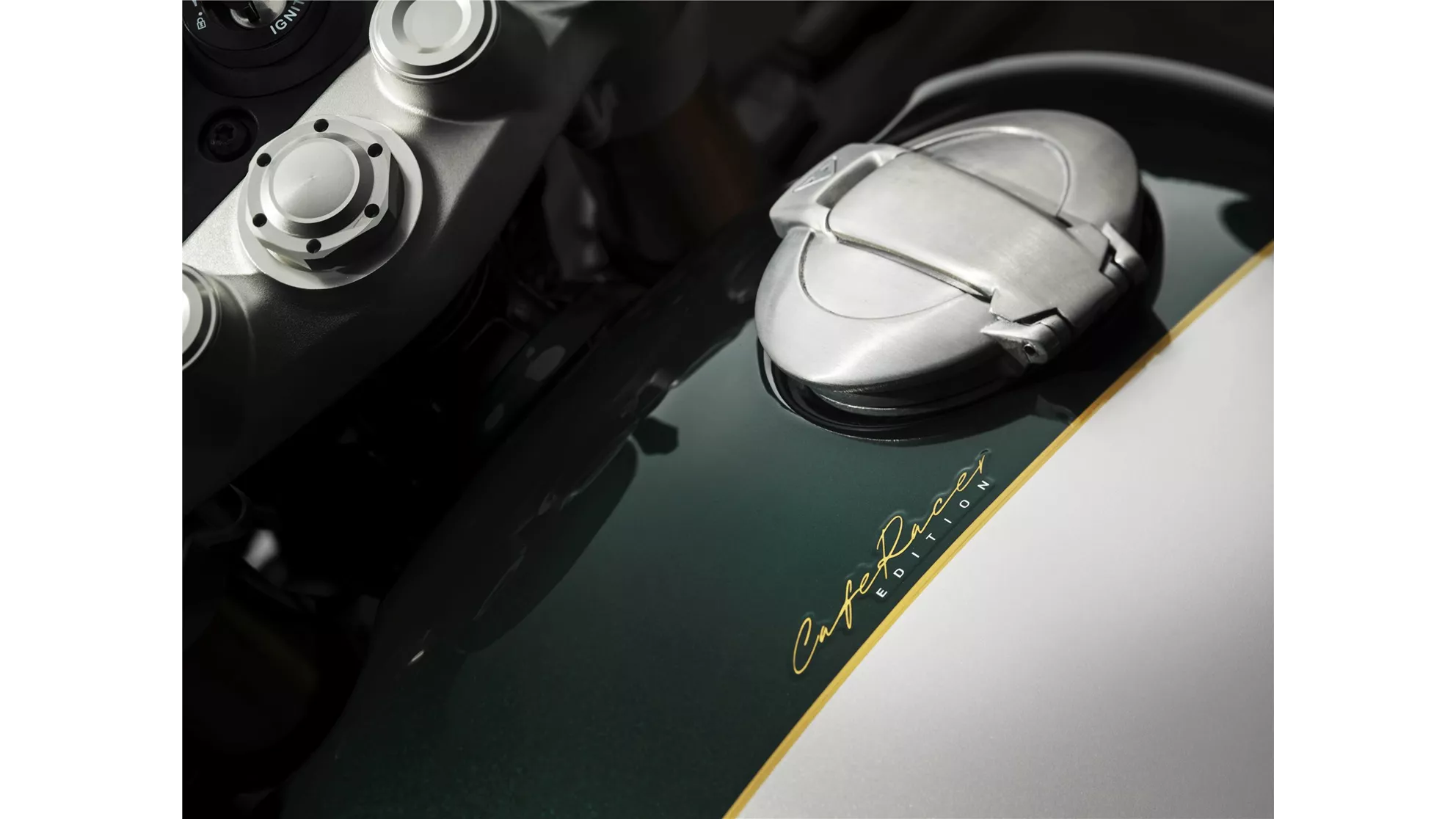 Triumph Speed Twin 1200 Cafe Racer Edition - Obrázek 17 Triumph Speed Twin 1200 Cafe Racer Edition - Obrázek 17