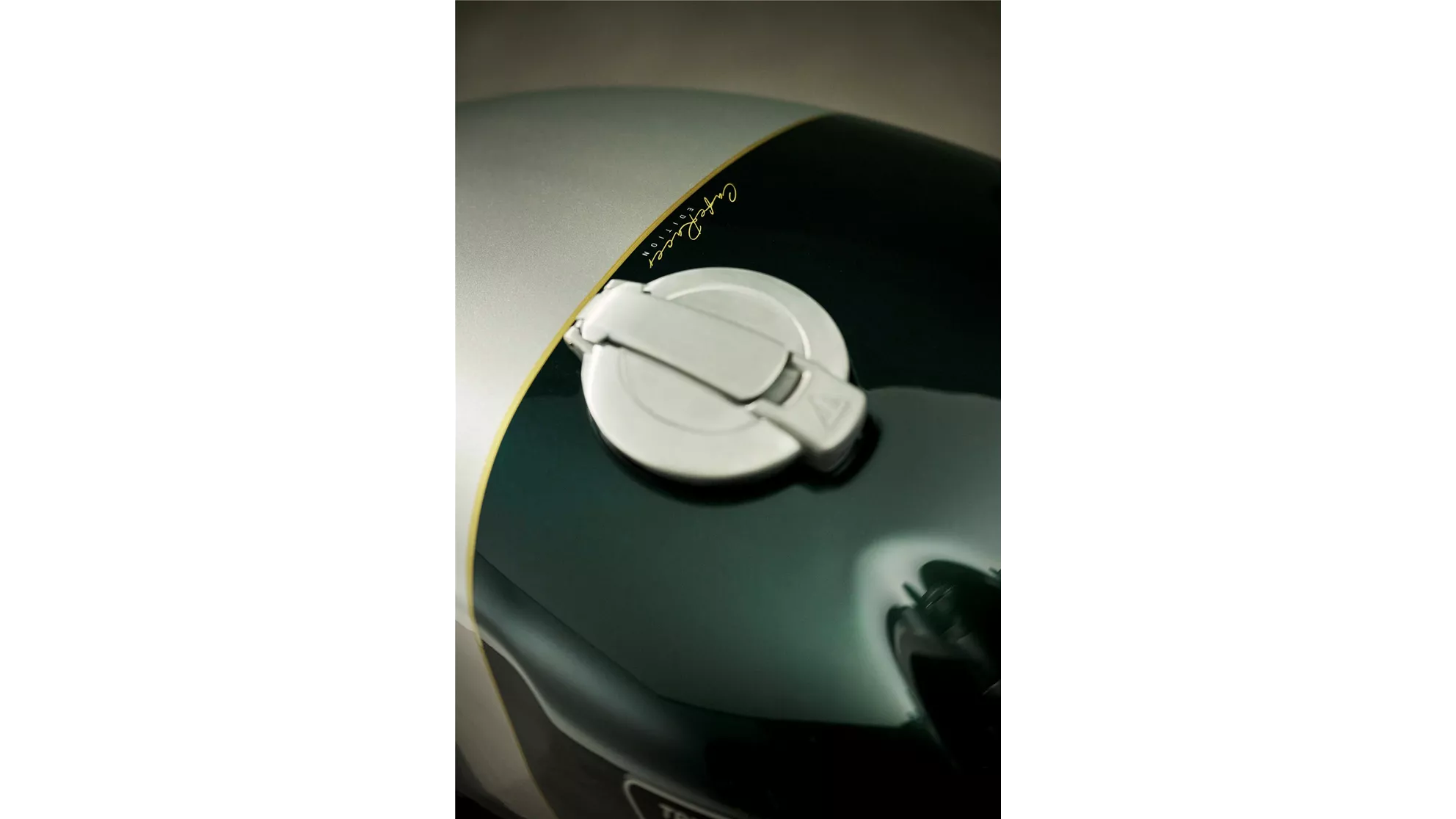 Triumph Speed Twin 1200 Cafe Racer Edition - Obrázek 18 Triumph Speed Twin 1200 Cafe Racer Edition - Obrázek 18