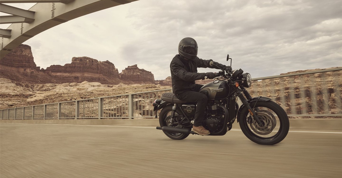 Triumph Bonneville T120 Black