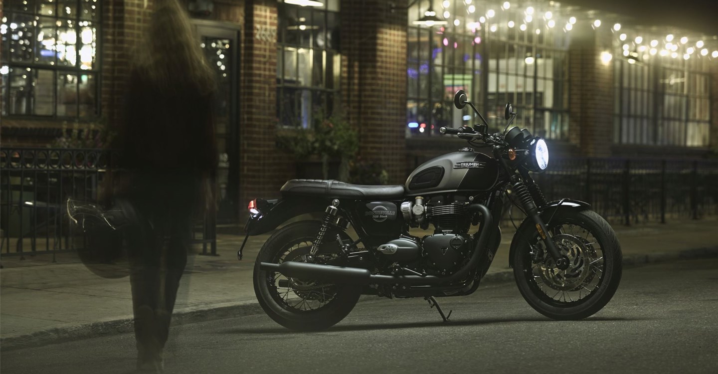 Triumph Bonneville T120 Black