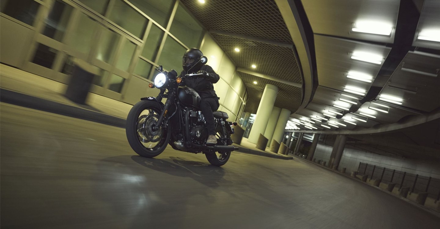 Triumph Bonneville T120 Black