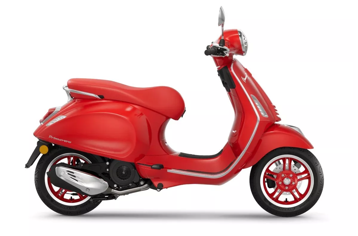 Vespa Primavera 125 (RED) Vespa Primavera 125 (RED)