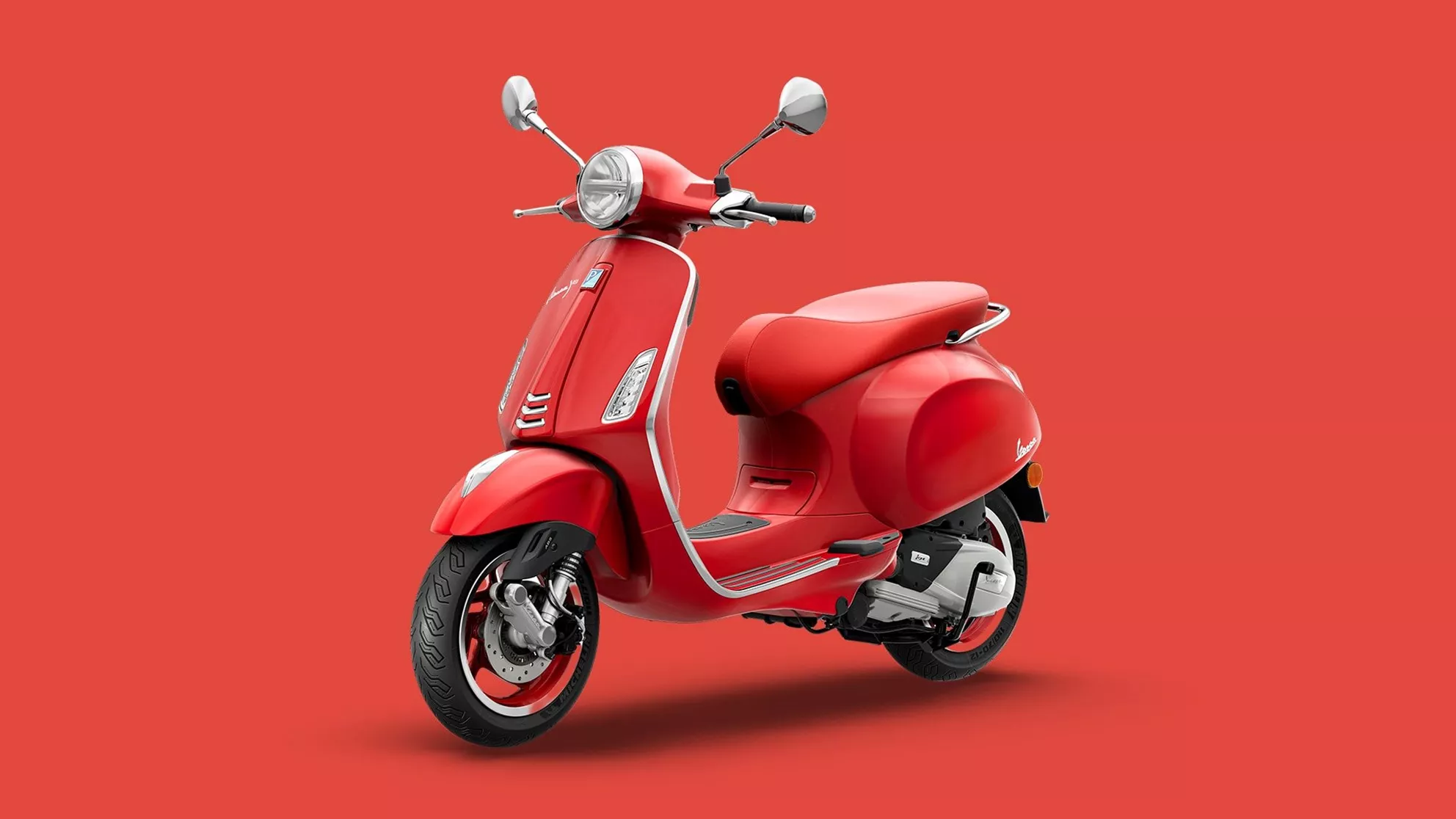 Vespa Primavera 125 (RED) - Image 1 Vespa Primavera 125 (RED) - Image 1