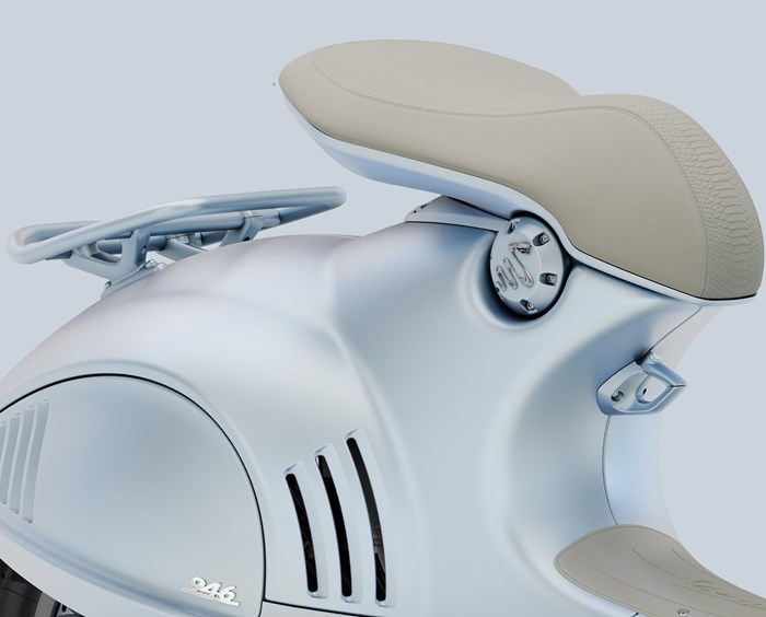 Vespa 946 Snake 