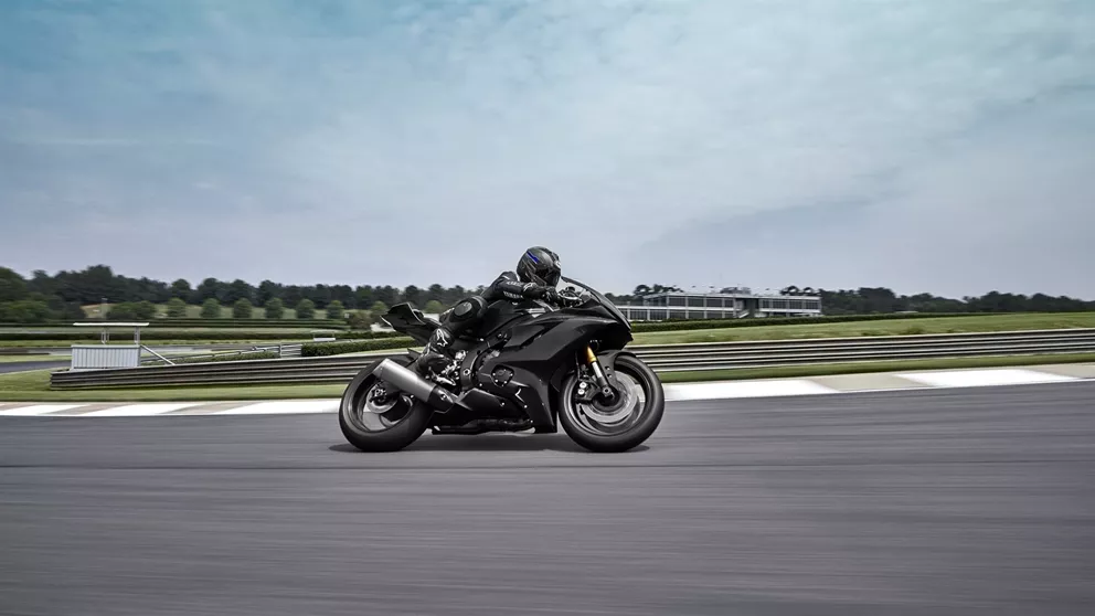 202 R6 Yamaha R6 RACE 2026 - technical data, prices, reviews