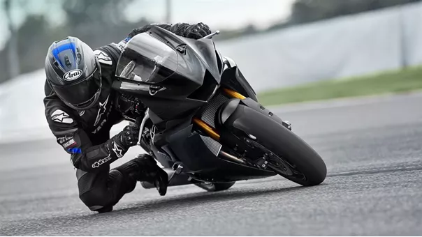 202 R6 Yamaha R6 RACE 2026 - technical data, prices, reviews