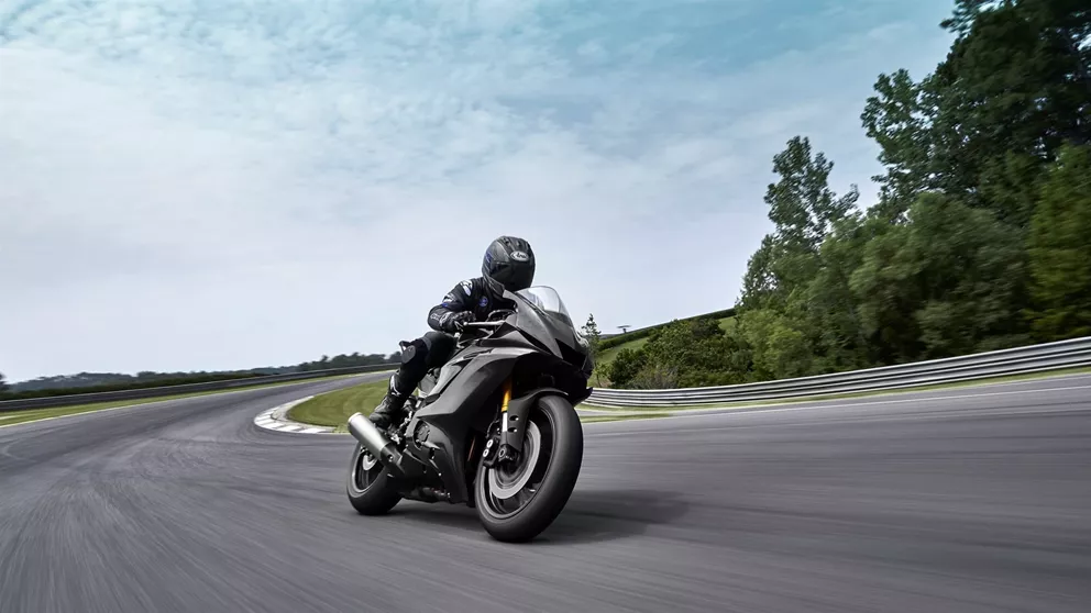 202 R6 Yamaha R6 RACE 2026 - technical data, prices, reviews
