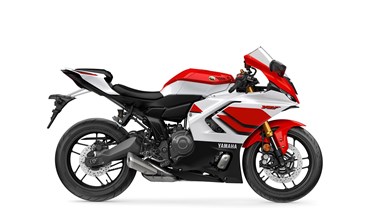 Yamaha R7