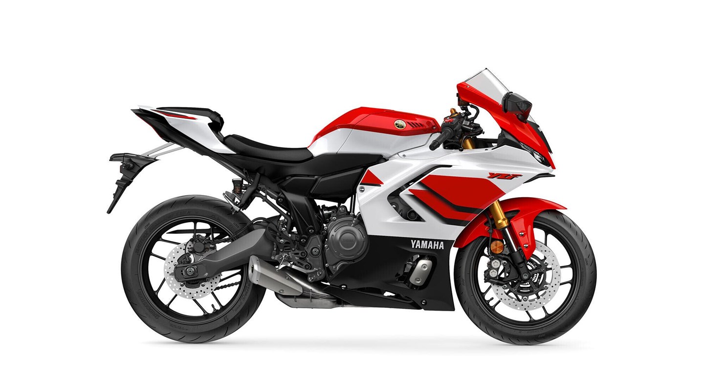 Yamaha R7