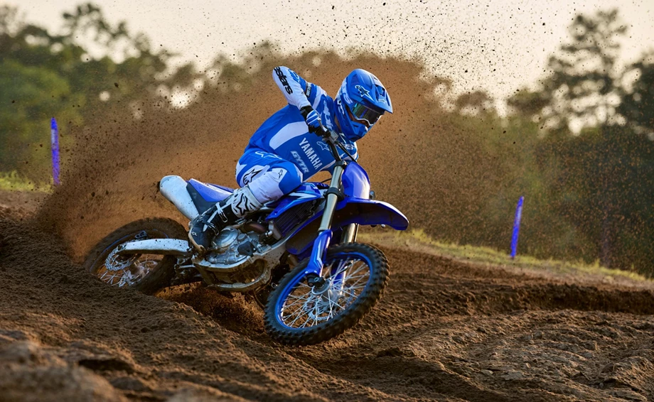 Yamaha YZ450F Bild 9: Yamaha YZ450F