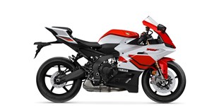 Yamaha R9 2025 vs Yamaha R9 2026