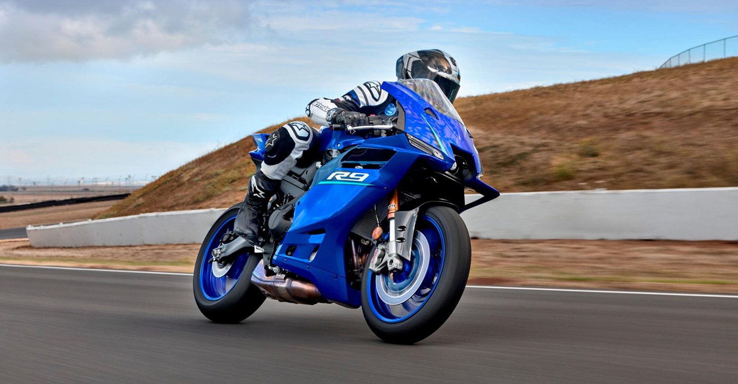 Yamaha R9