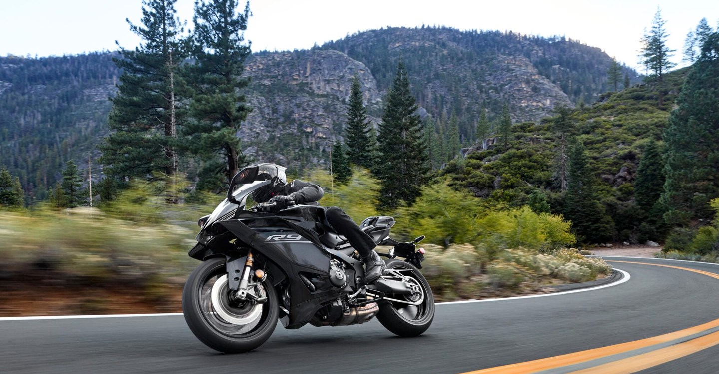 Yamaha R9