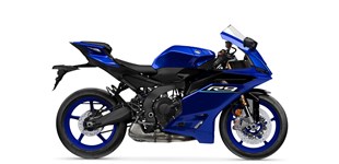 Yamaha R9 35kW 2026 vs BMW F 900 R 2025
