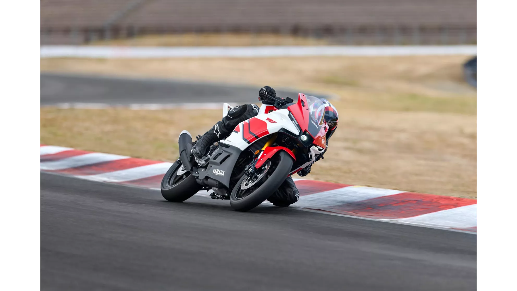 Yamaha R3 - Obrázek 8 Yamaha R3 - Obrázek 8