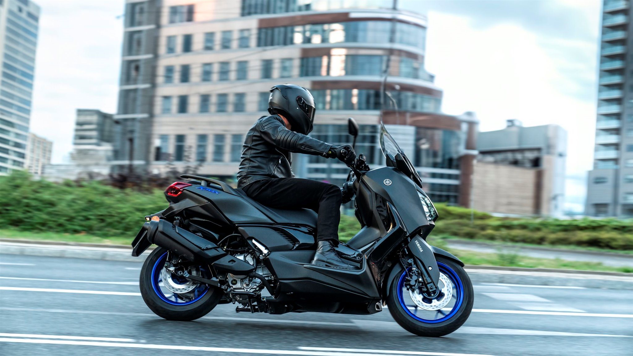 Yamaha XMAX 300 - Image 1