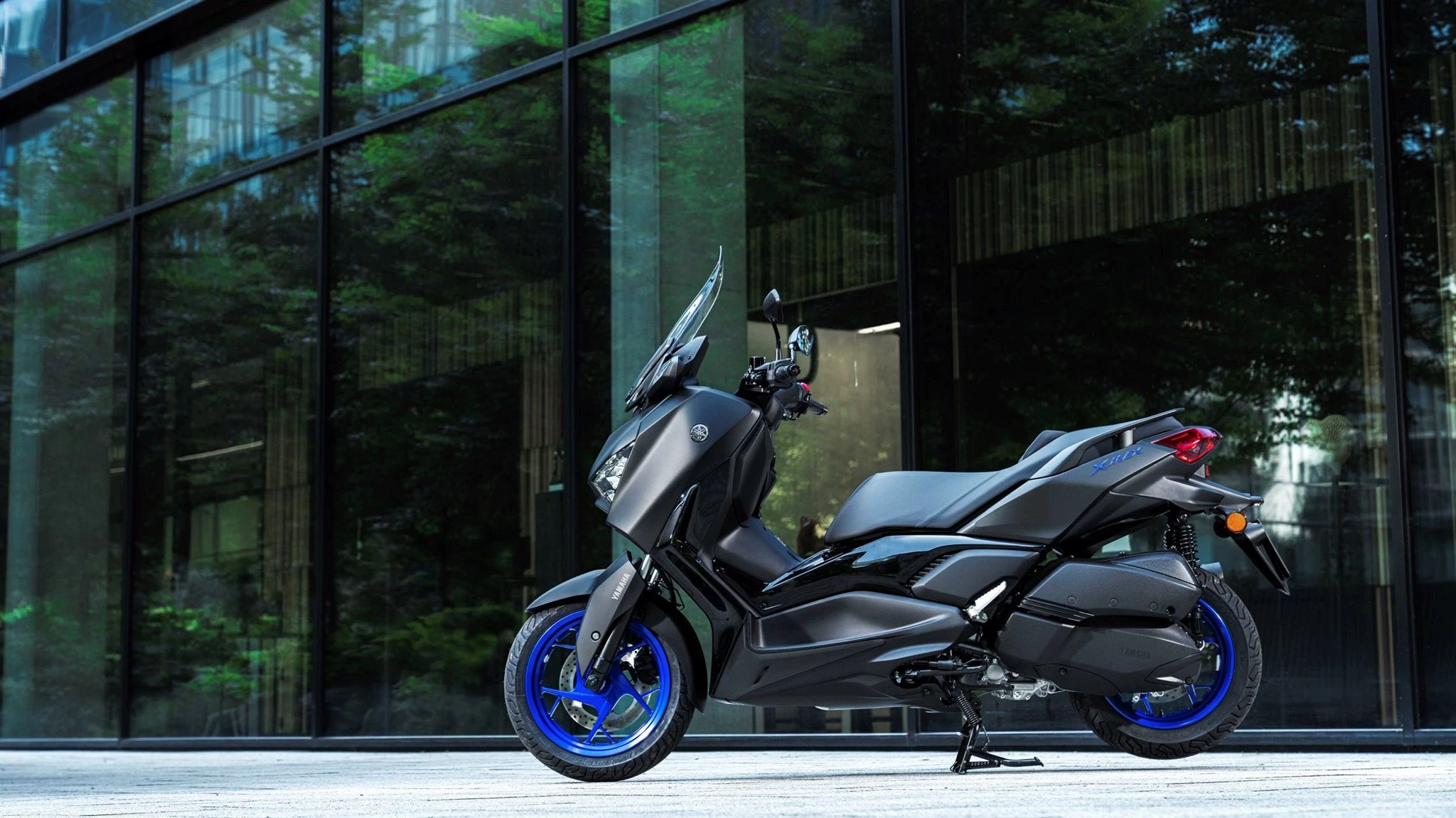 Yamaha XMAX 300 - Image 2