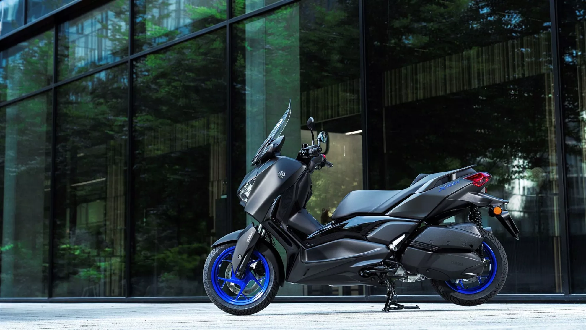 Yamaha XMAX 300 - Image 2 Yamaha XMAX 300 - Image 2
