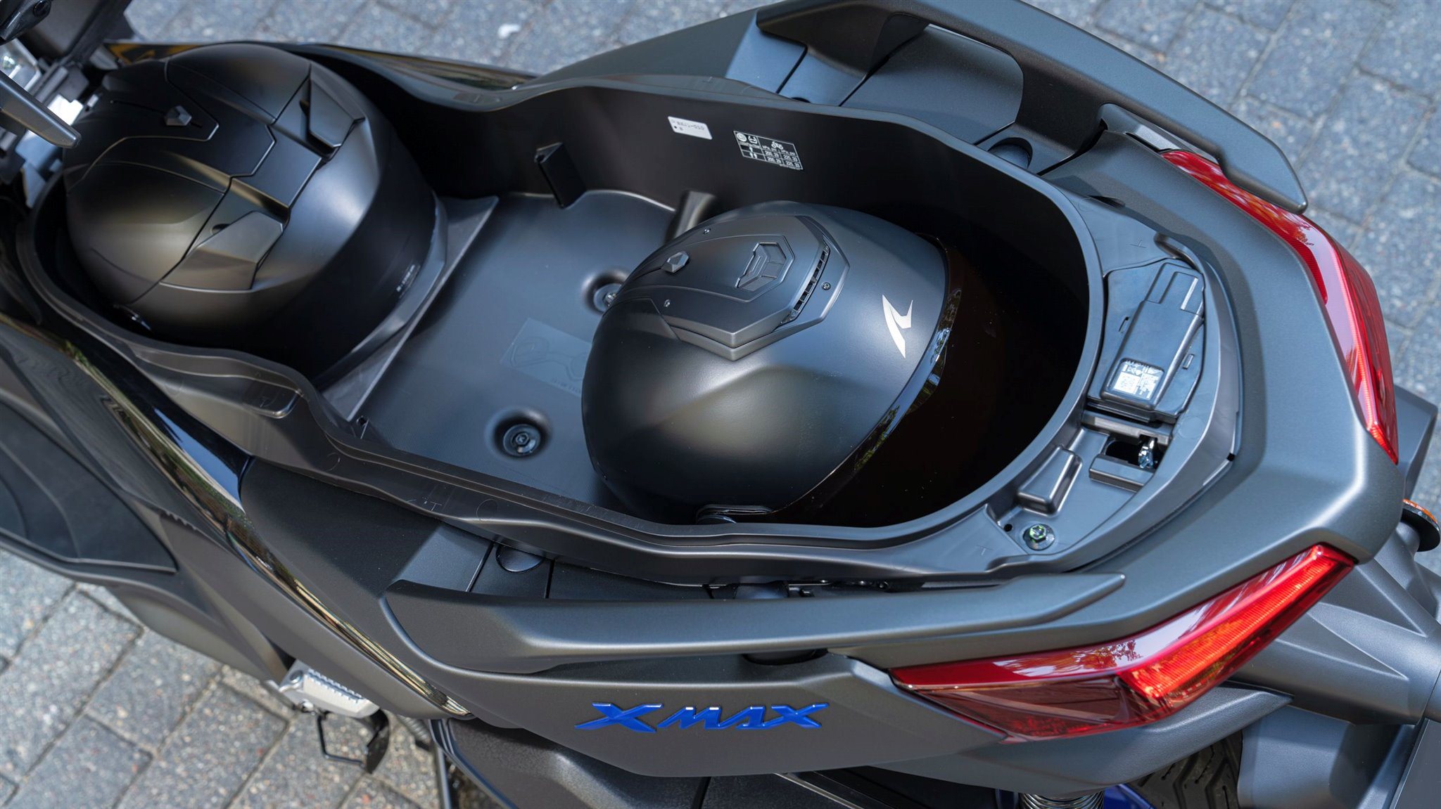 Yamaha XMAX 300 - Image 7