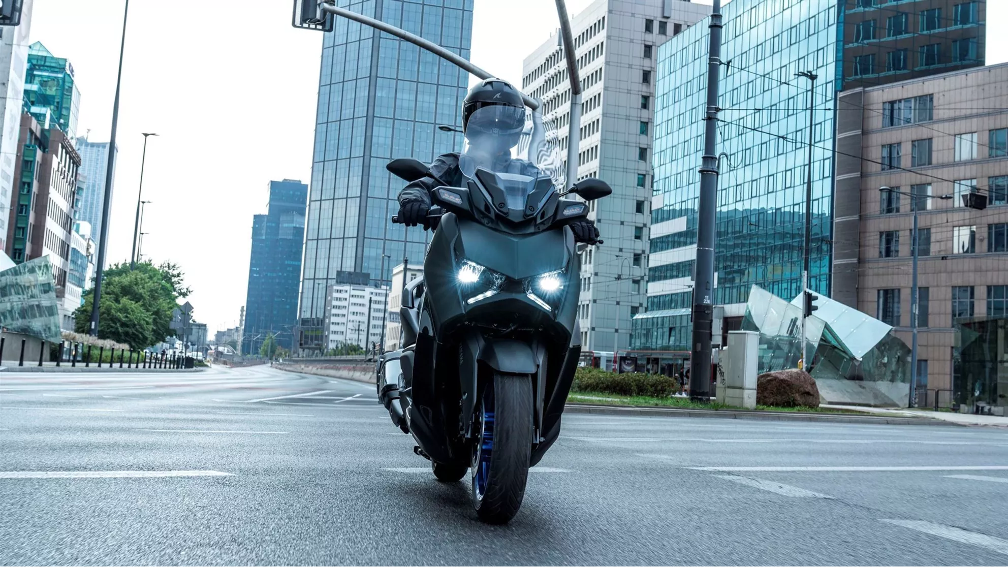Yamaha XMAX 300 - Image 12 Yamaha XMAX 300 - Image 12