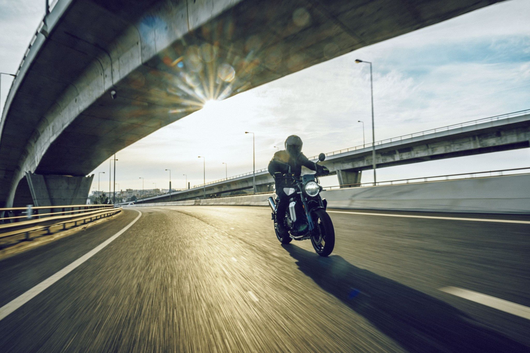 Husqvarna Svartpilen 801 - Obrázek 4