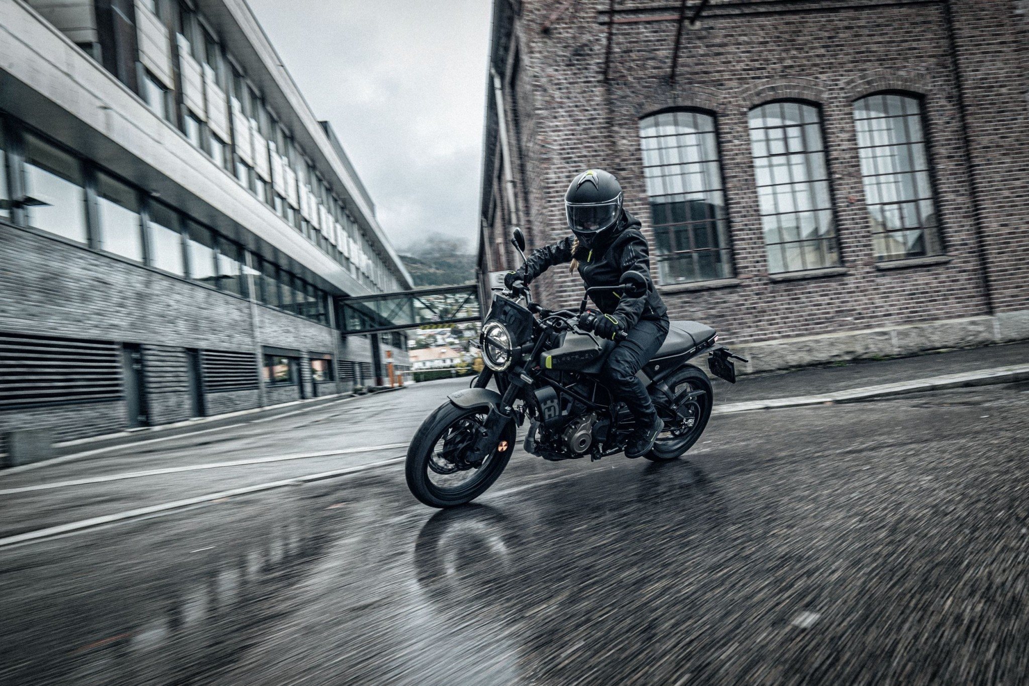 Husqvarna Svartpilen 125 - Resim 1